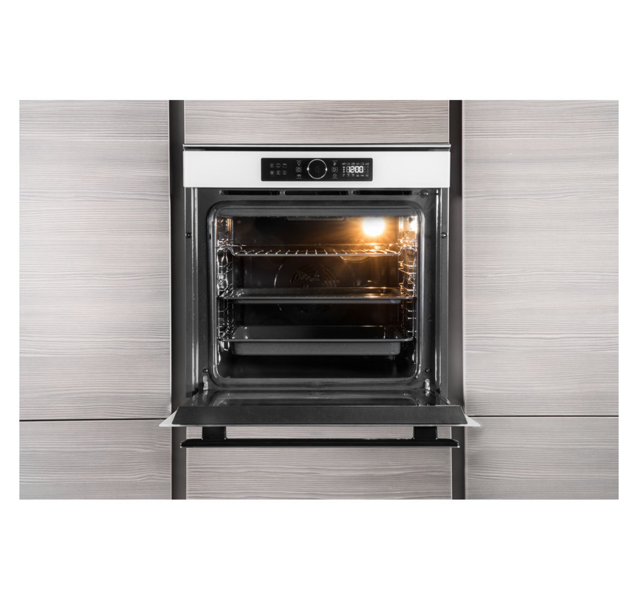 Whirlpool AKZM 8480 WH vstavaná rúra 4