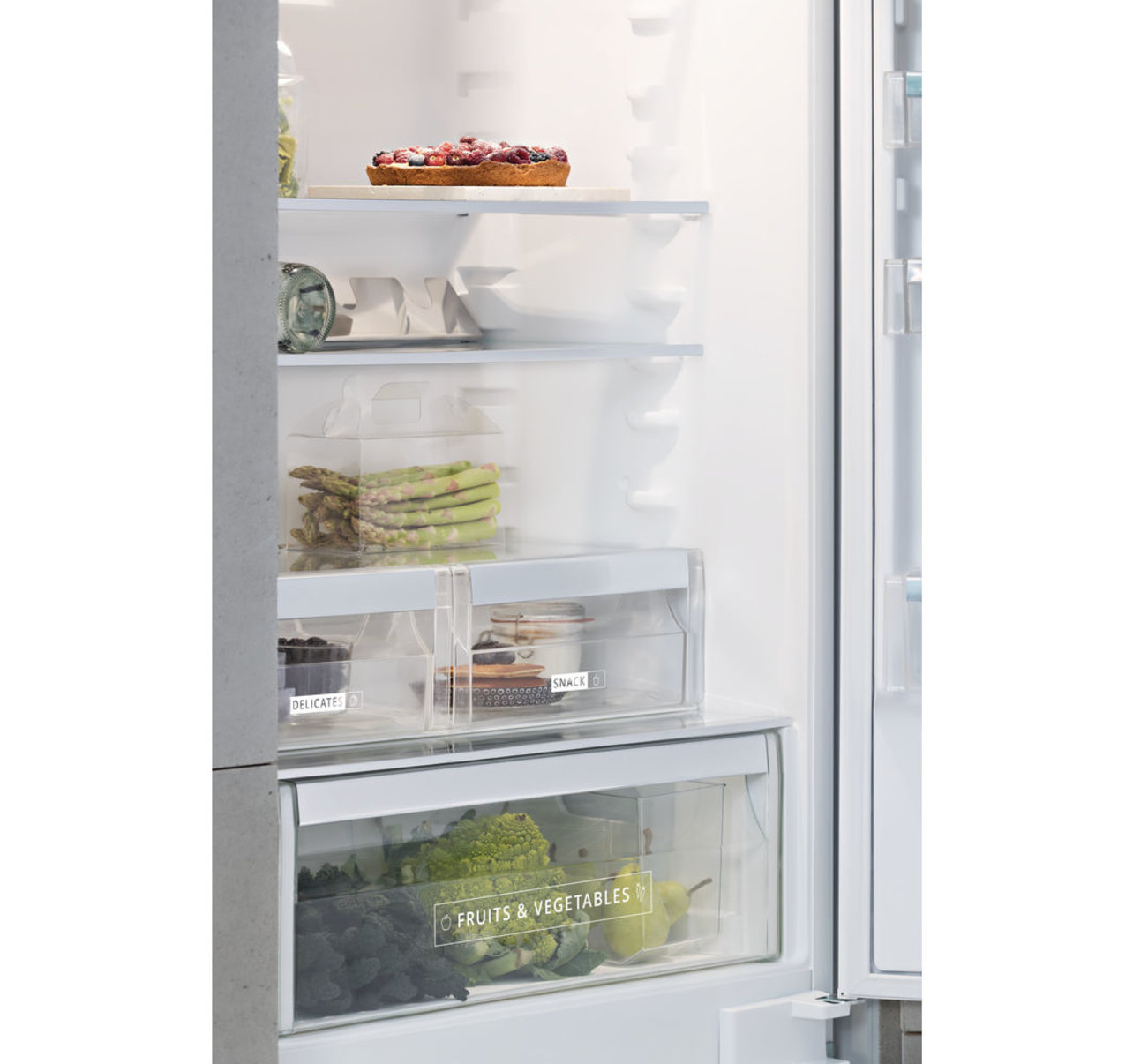 Whirlpool SP40 801 EU 1 vstavaná kombinovaná chladnička 13