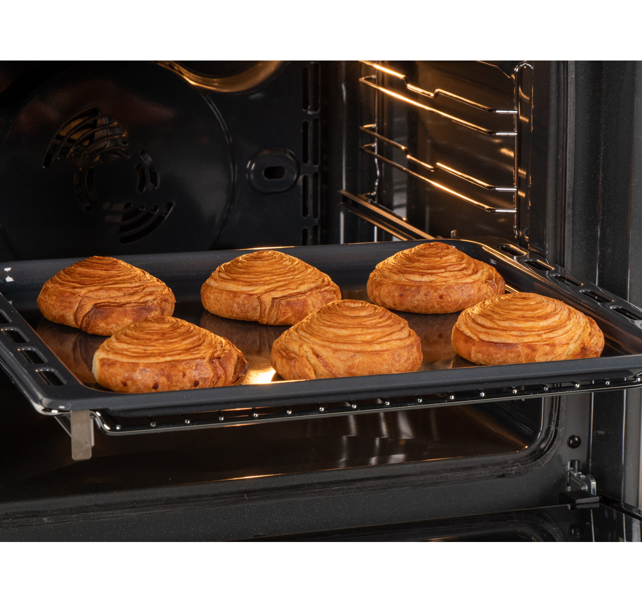 Whirlpool AKP 745 WH vstavaná rúra 7