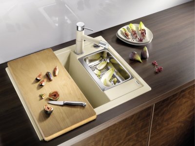 blanco-metra-6_597cf8703fdcd1.83144986s